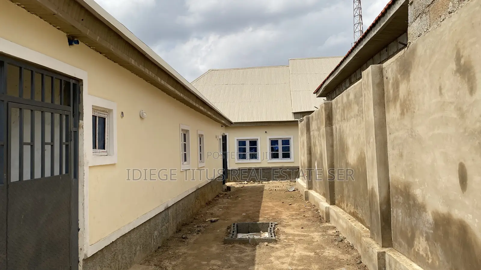 2bdrm Block of Flats in Resettlement And, Katampe (Main) for rent