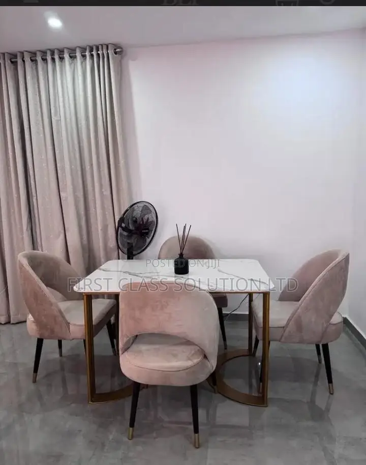 2 Bedroom Apartment in Airport Road With an Elevator