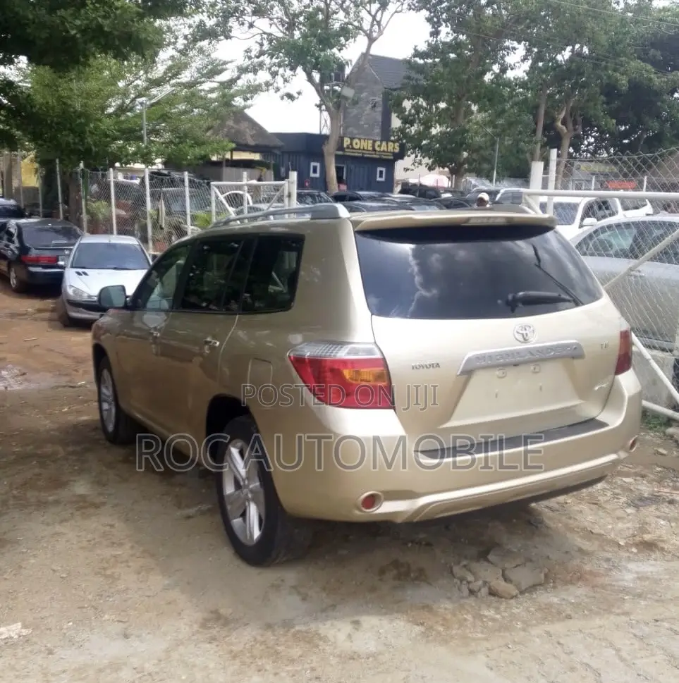Toyota Highlander 2009 Gold