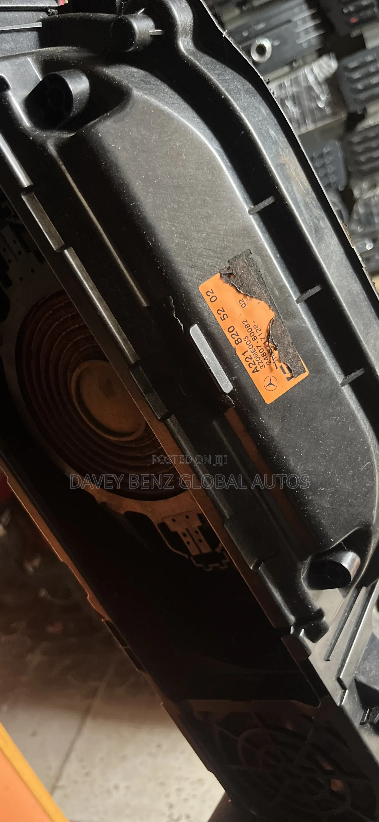 Mecerdes Benz Sub Woofer