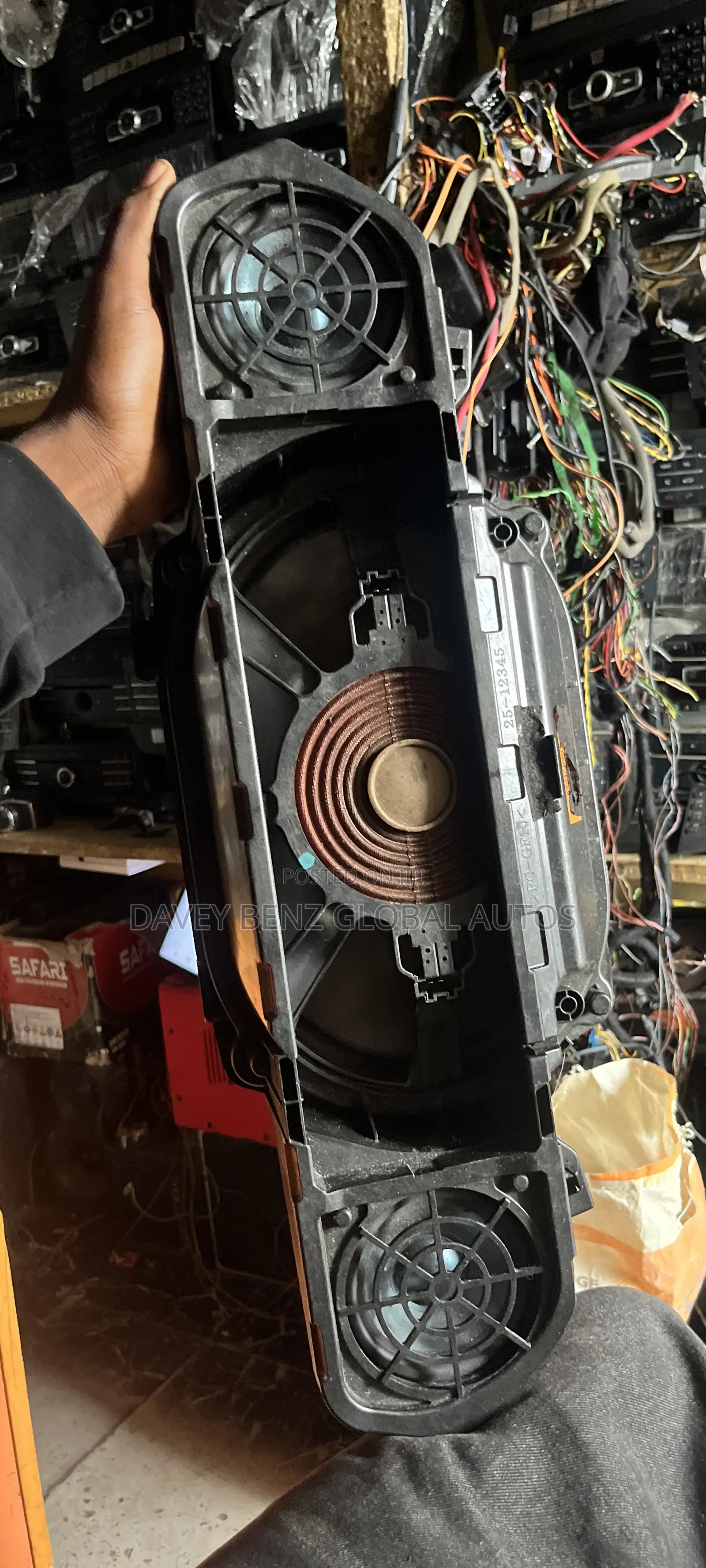 Mecerdes Benz Sub Woofer