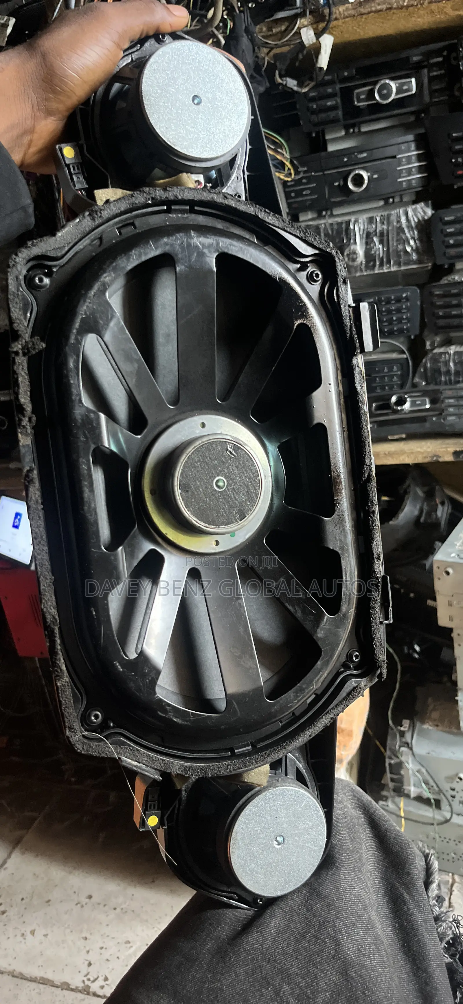 Mecerdes Benz Sub Woofer