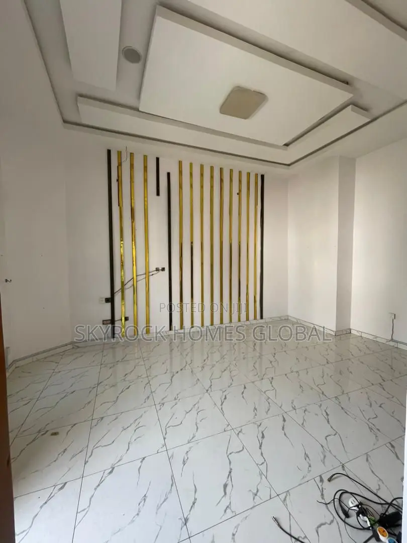 4bdrm Duplex in Osapa london for sale
