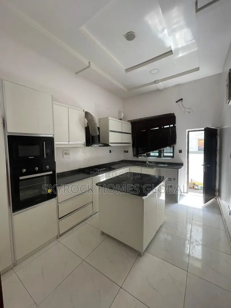 4bdrm Duplex in Osapa london for sale