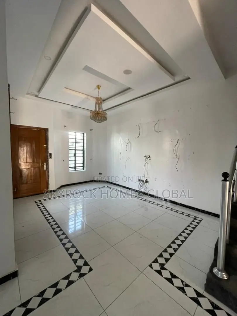 4bdrm Duplex in Osapa london for sale