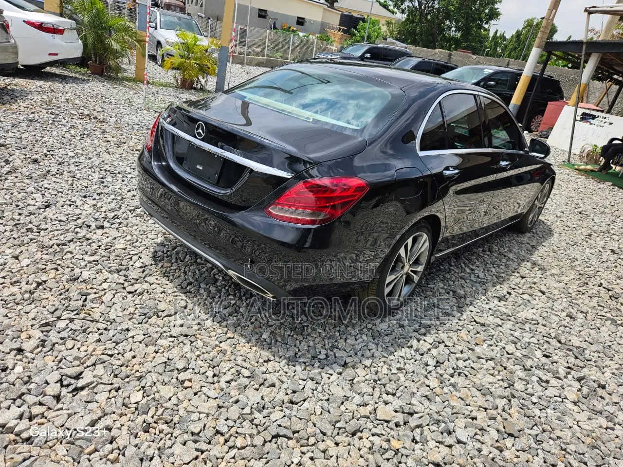 Mercedes-Benz C300 2025 Black