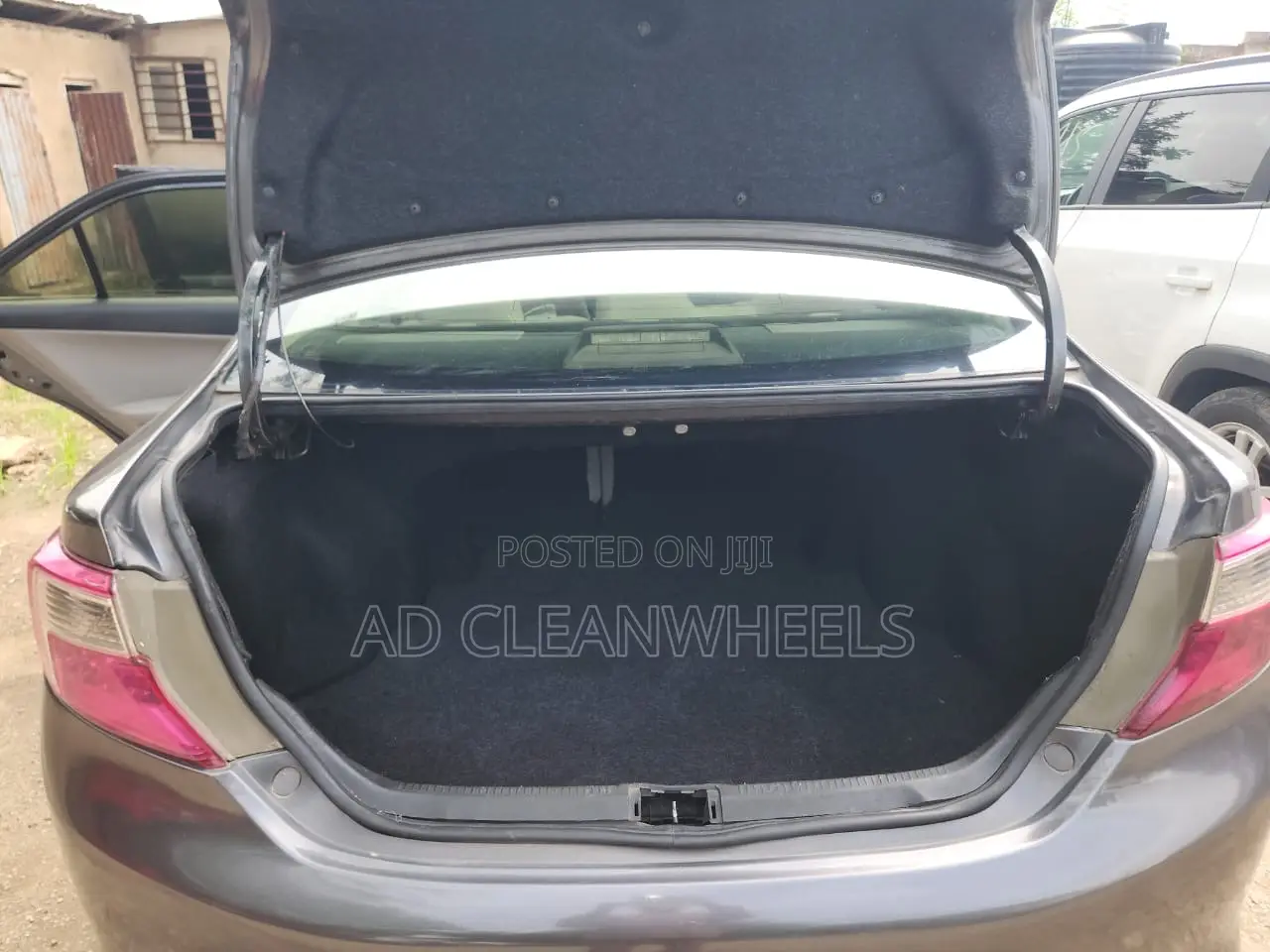 Toyota Camry XLE 4dr Sedan (2.5L 4cyl 6A) 2013 Gray