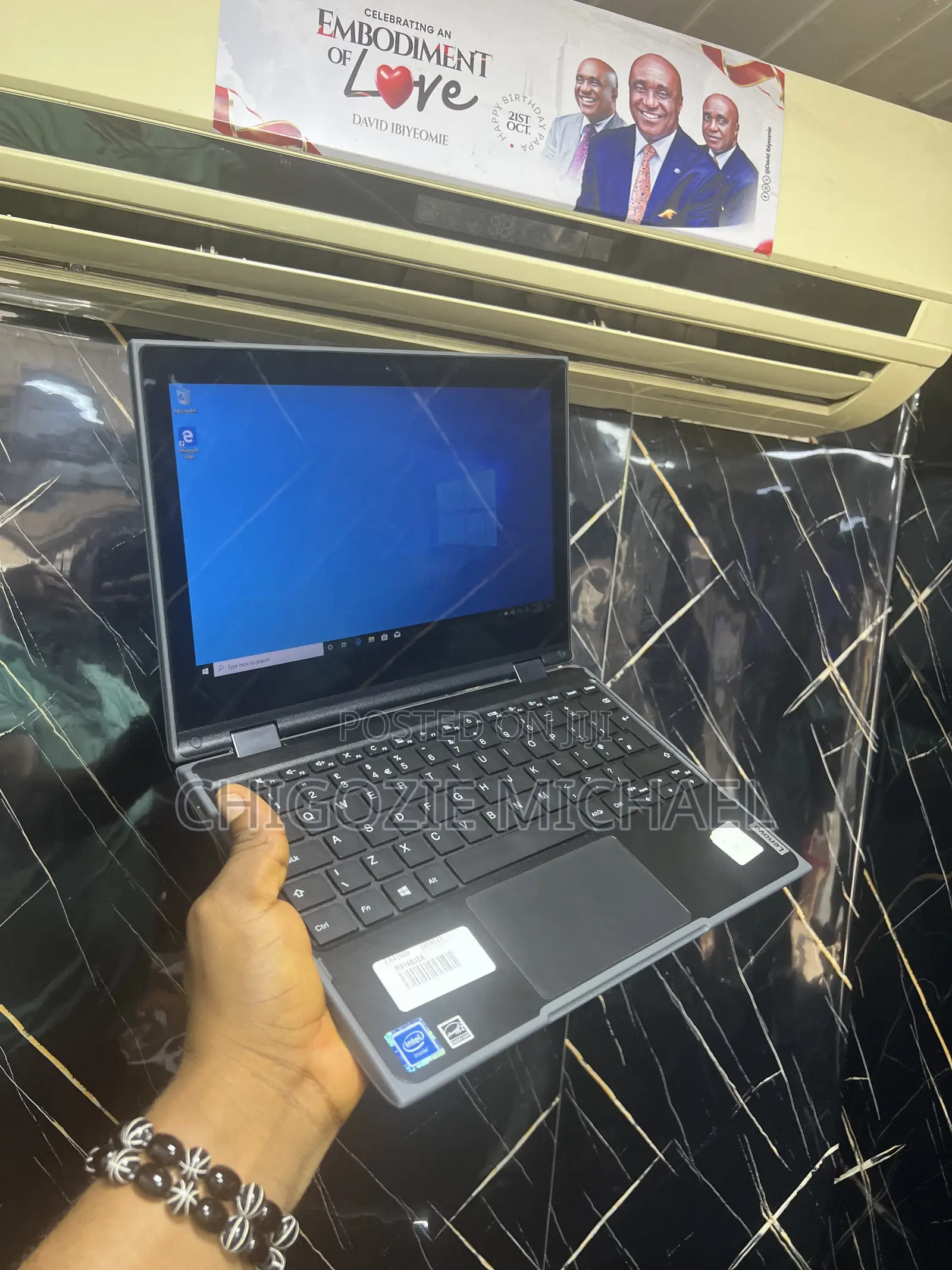 Laptop Lenovo 300e 4GB Intel Pentium SSD 128GB