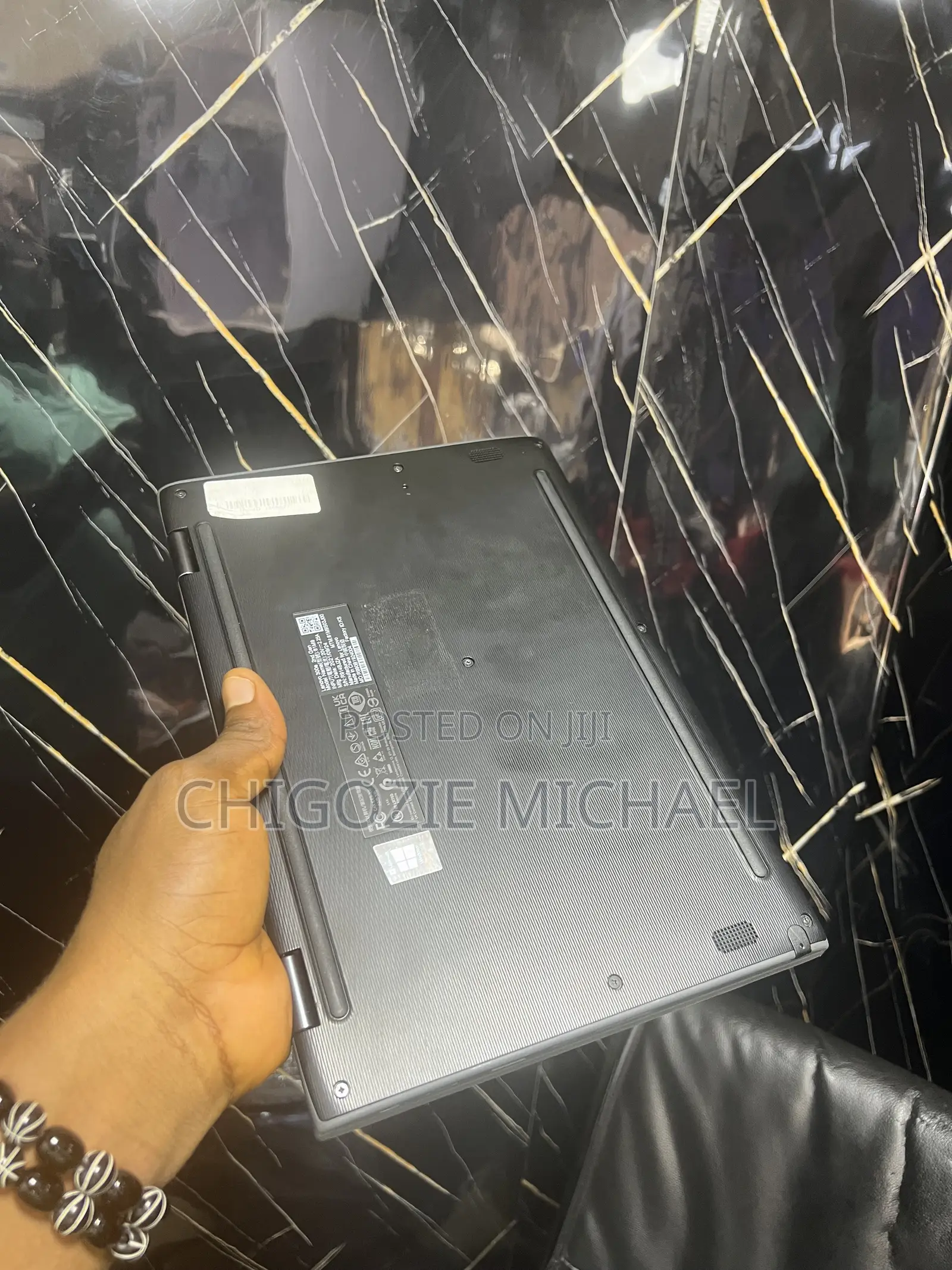 Laptop Lenovo 300e 4GB Intel Pentium SSD 128GB