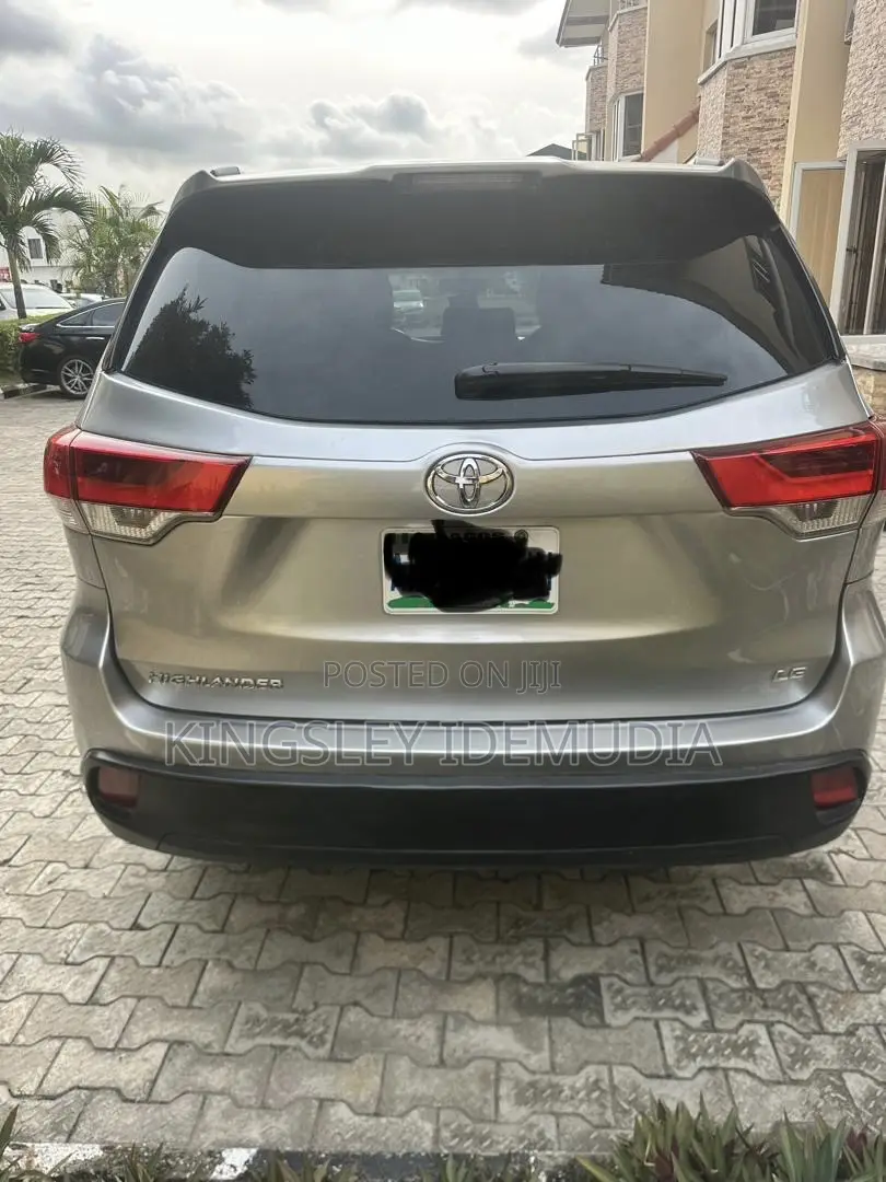 Toyota Highlander LE 4dr SUV AWD (3.5L 6cyl 6A) 2014 Silver