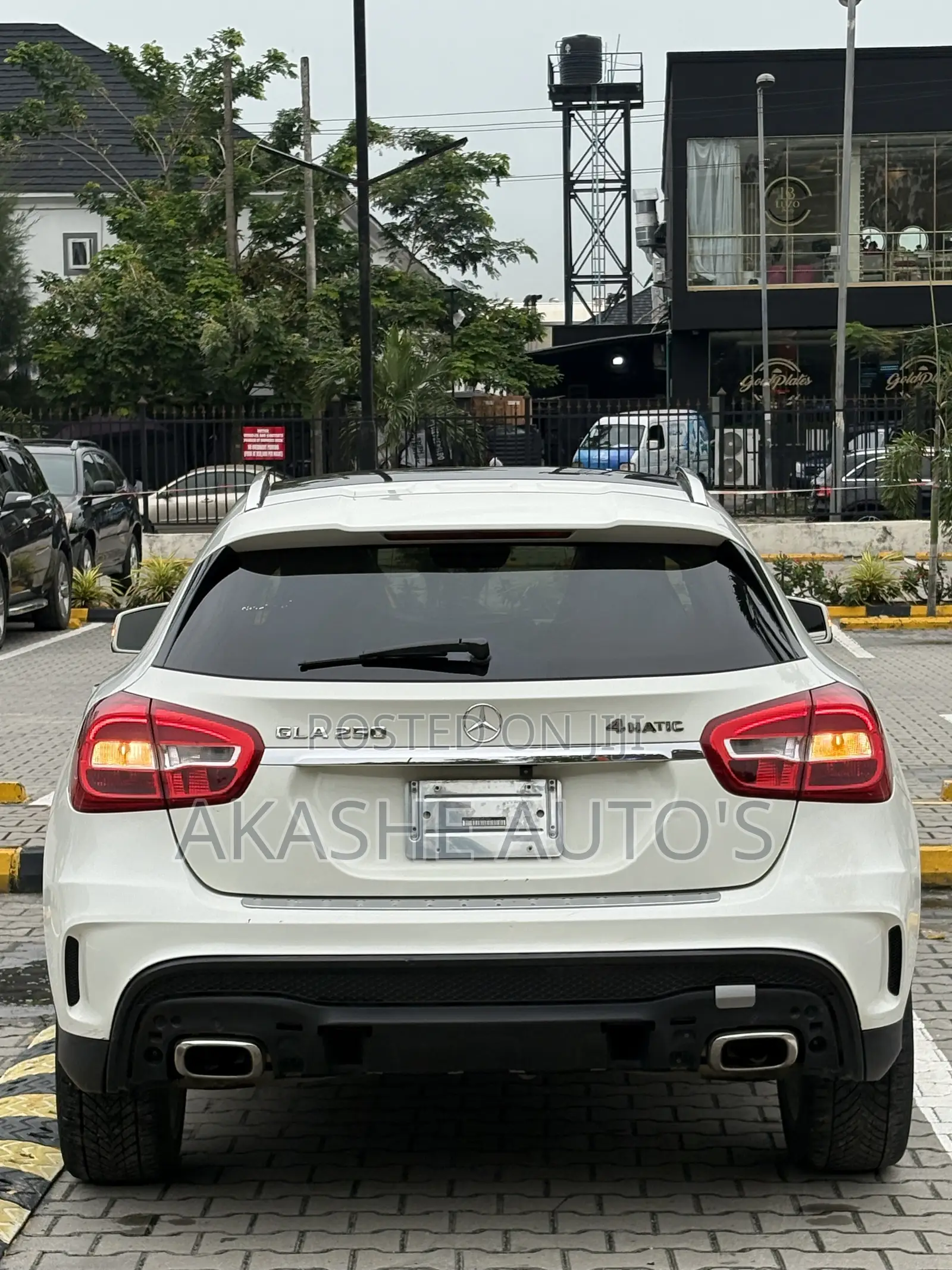 Mercedes-Benz GLA 250 2016 White