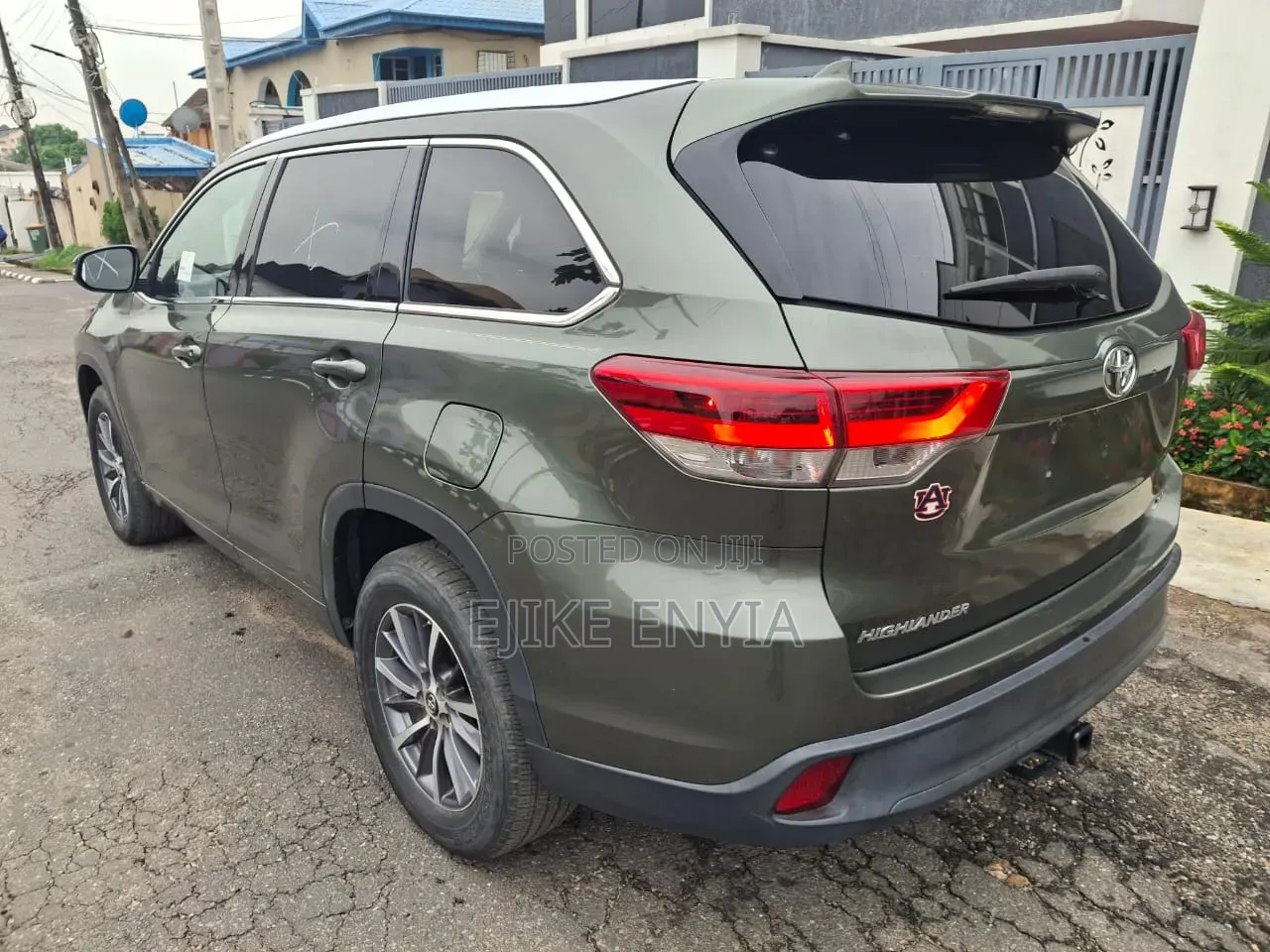 Toyota Highlander XLE 4x2 V6 (3.5L 6cyl 8A) 2017