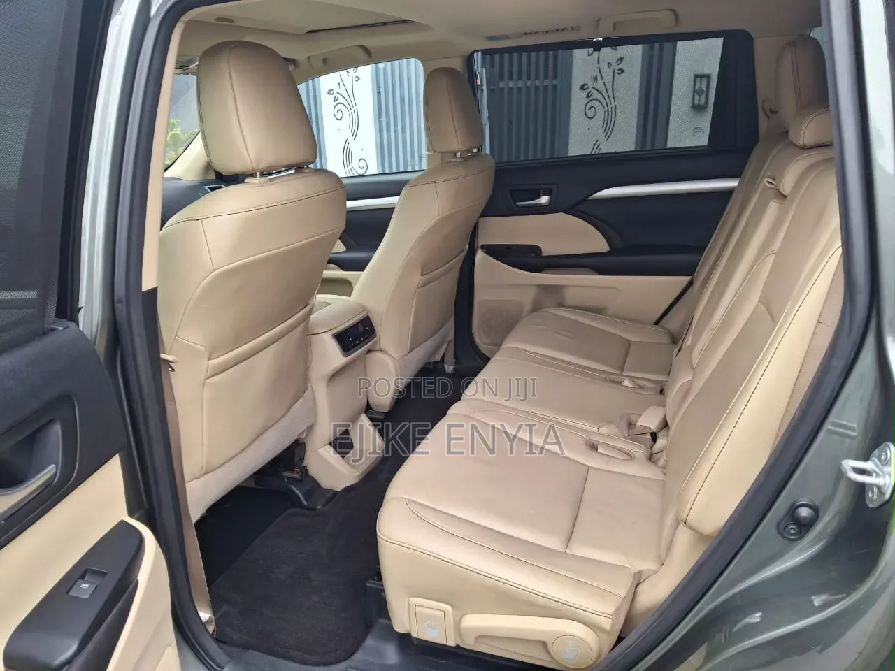 Toyota Highlander XLE 4x2 V6 (3.5L 6cyl 8A) 2017