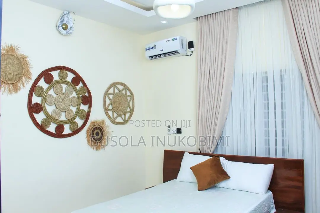 Beautifully Furnished 3 Bedroom Service Apartment
