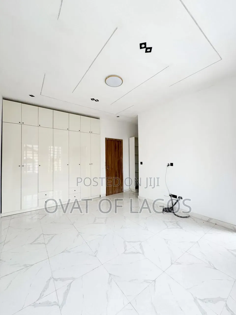 4bdrm Duplex in Ikota Villa for sale
