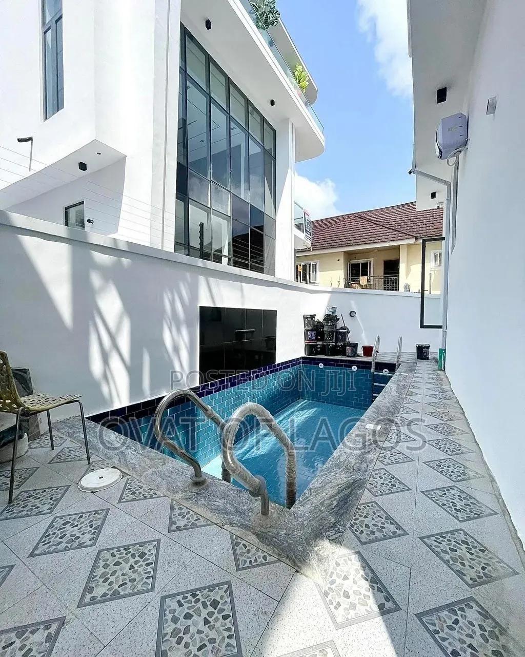 5bdrm Duplex in Chevron Tollgate for sale