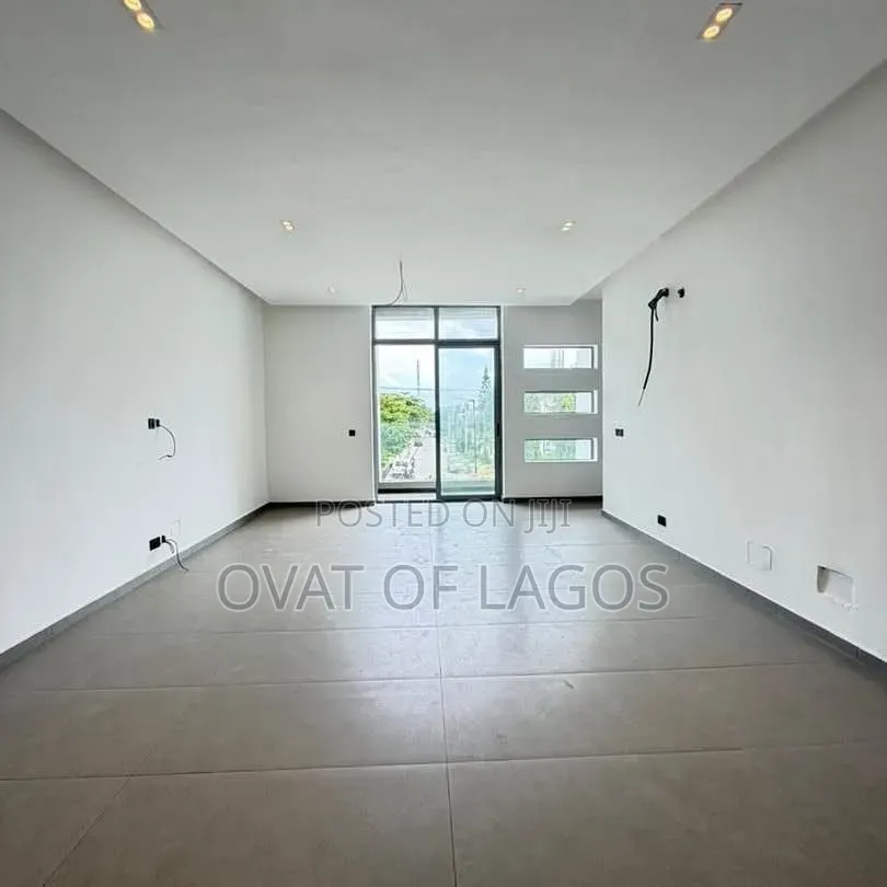 3bdrm Duplex in Lekki Phase 1 for sale