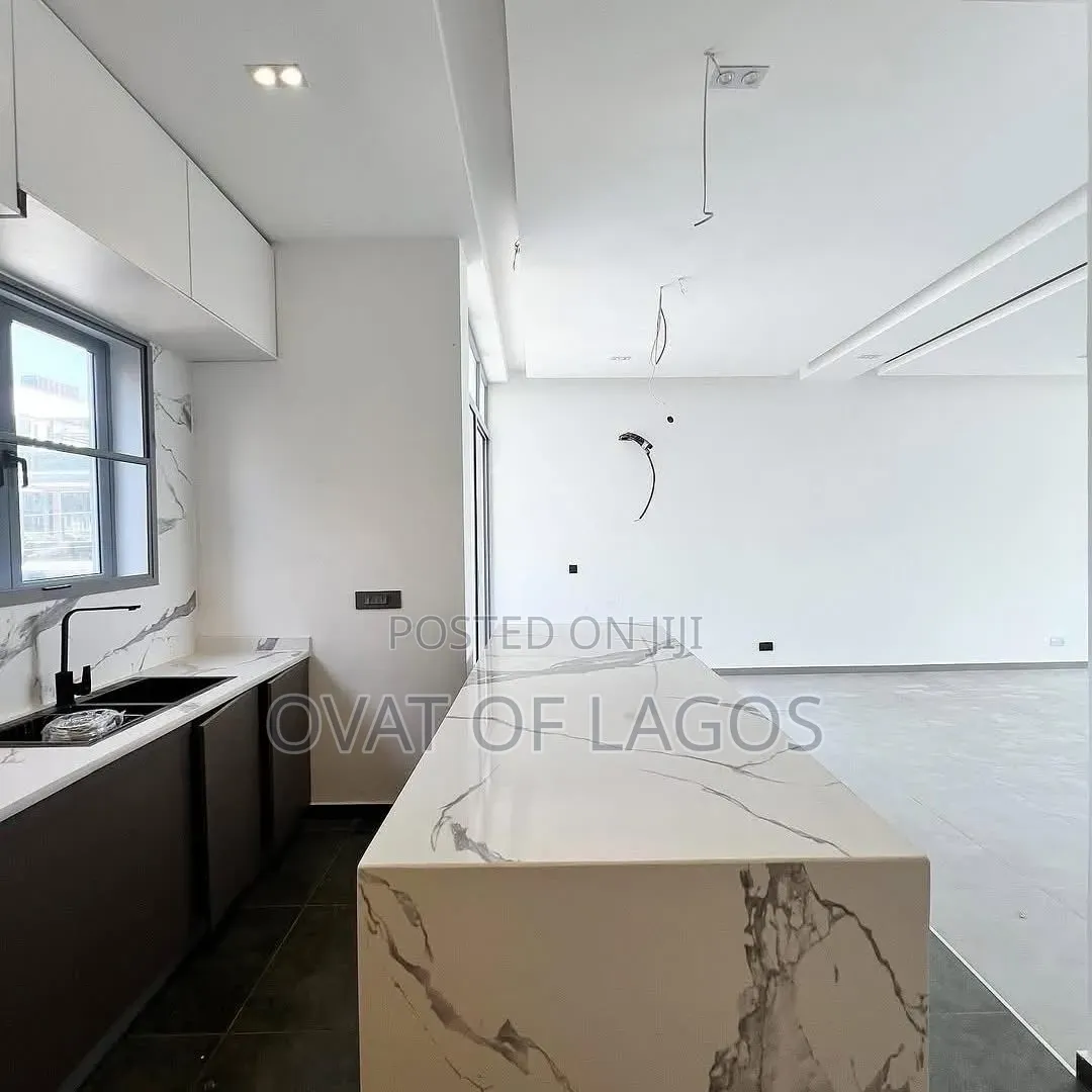 3bdrm Duplex in Lekki Phase 1 for sale