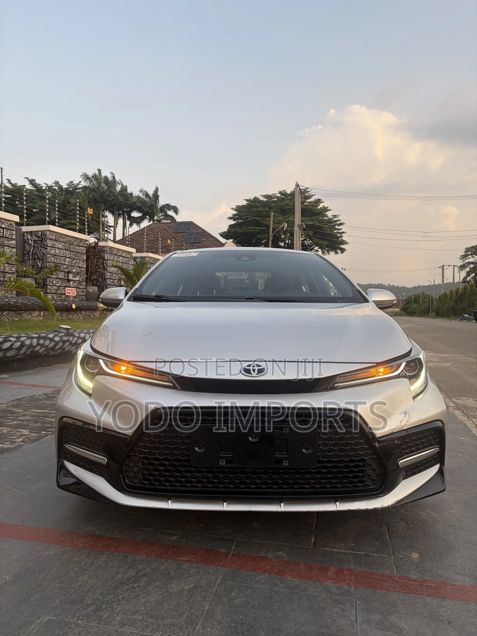Toyota Corolla 2024 Silver