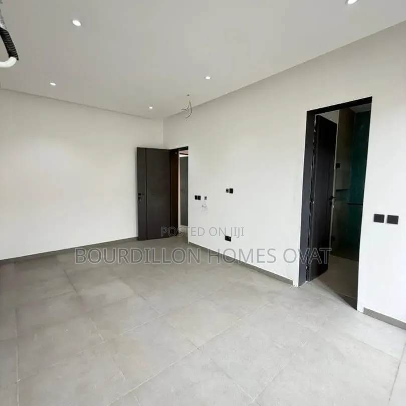 3bdrm Duplex in Lekki Phase 1 for sale