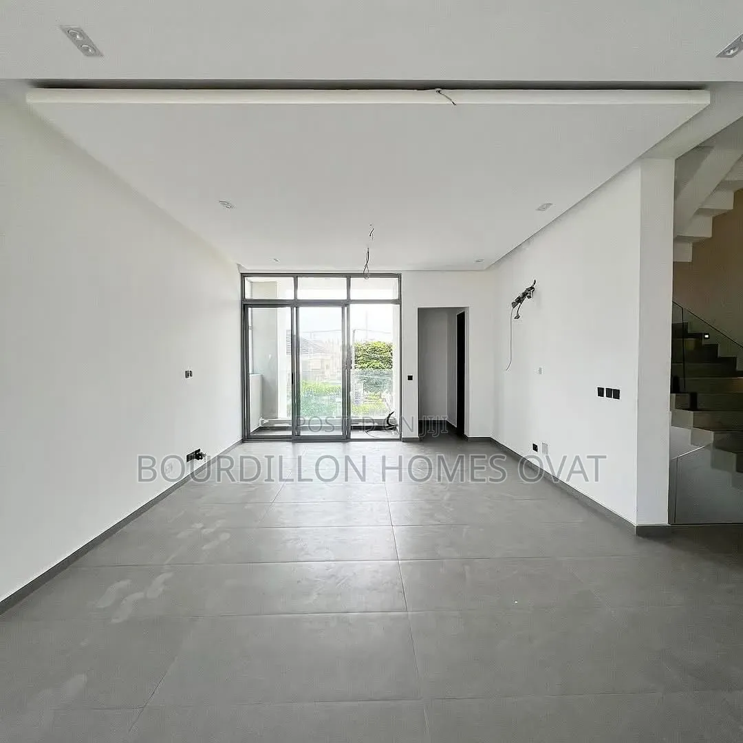 3bdrm Duplex in Lekki Phase 1 for sale