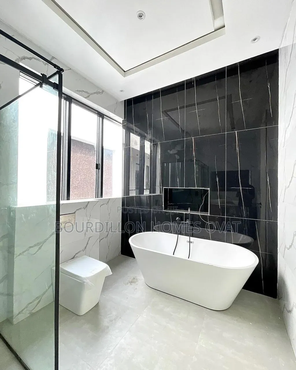5bdrm Duplex in Megamound Estate for sale