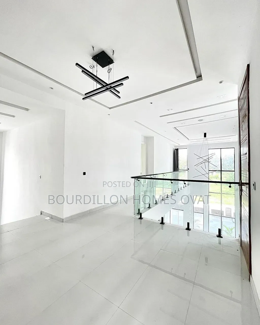 5bdrm Duplex in Megamound Estate for sale