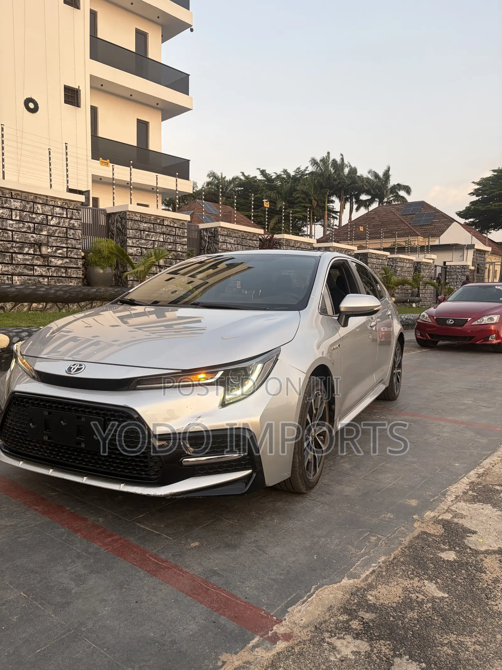 Toyota Corolla 2024 Silver