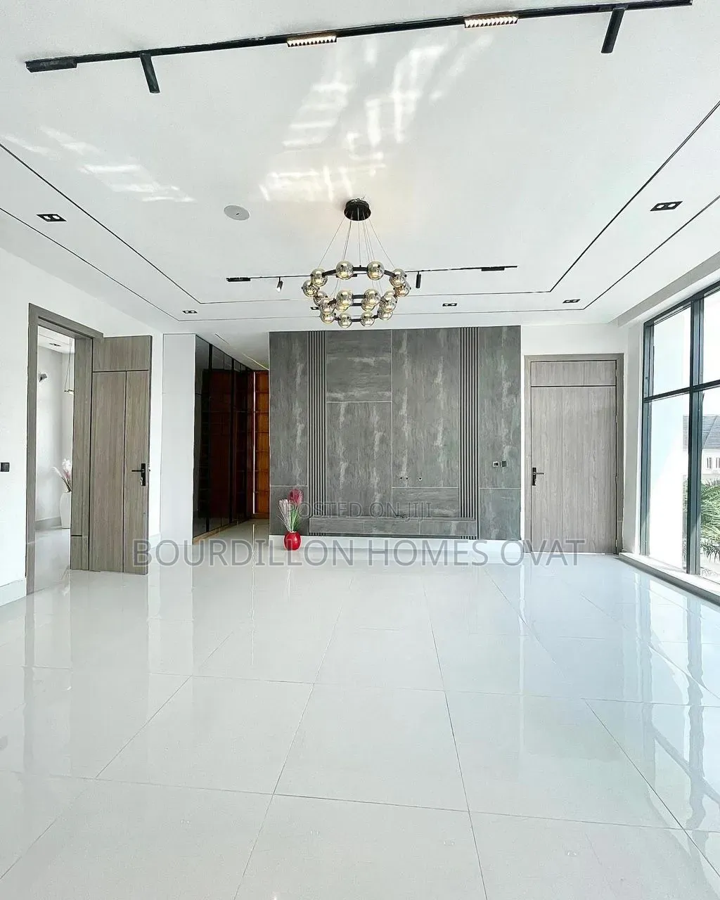 5bdrm Duplex in Chevron Toll Gate for sale