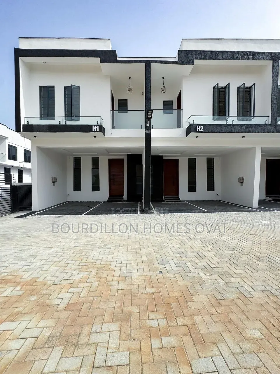 4bdrm Duplex in Ikota Villa Estate for sale