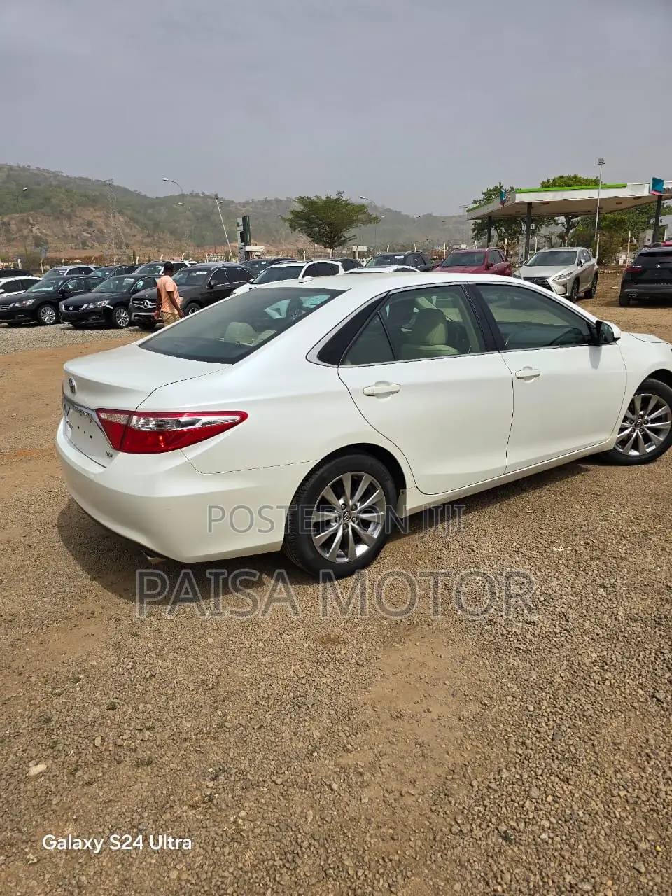 Toyota Camry XLE 4dr Sedan (2.5L 4cyl 6A) 2017 White