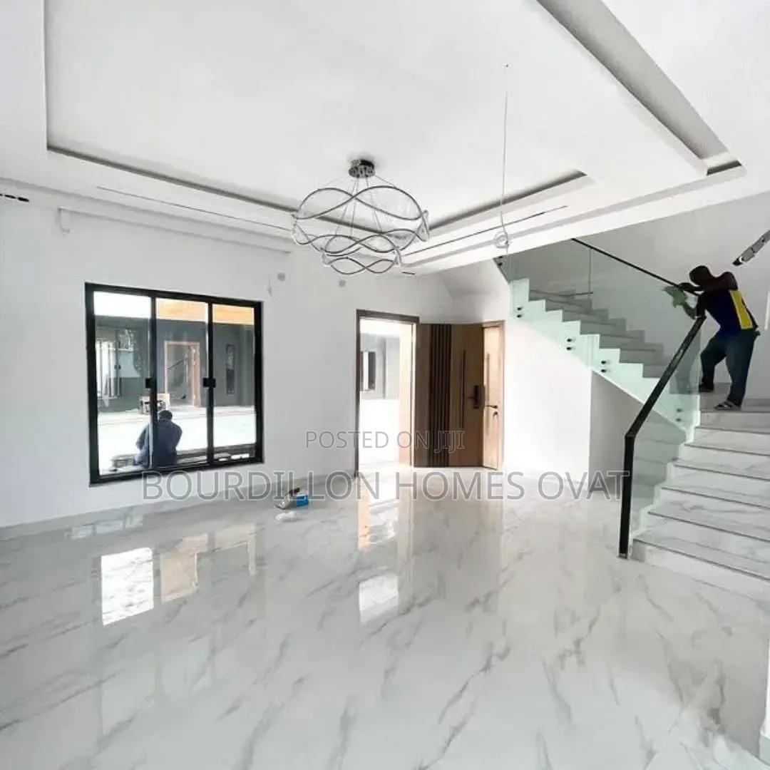 4bdrm Duplex in Lekki Phase 1 for sale