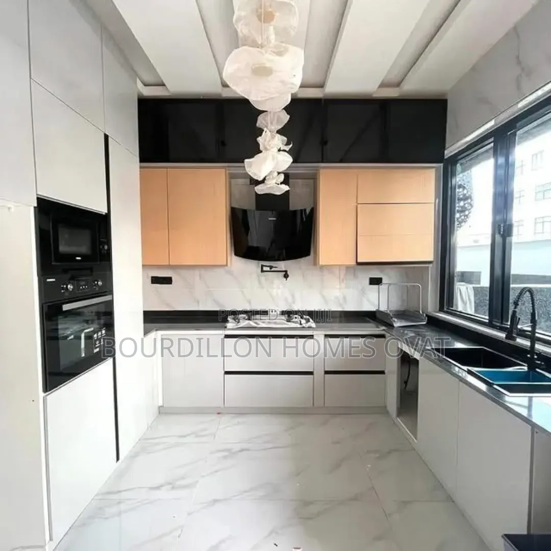 4bdrm Duplex in Lekki Phase 1 for sale