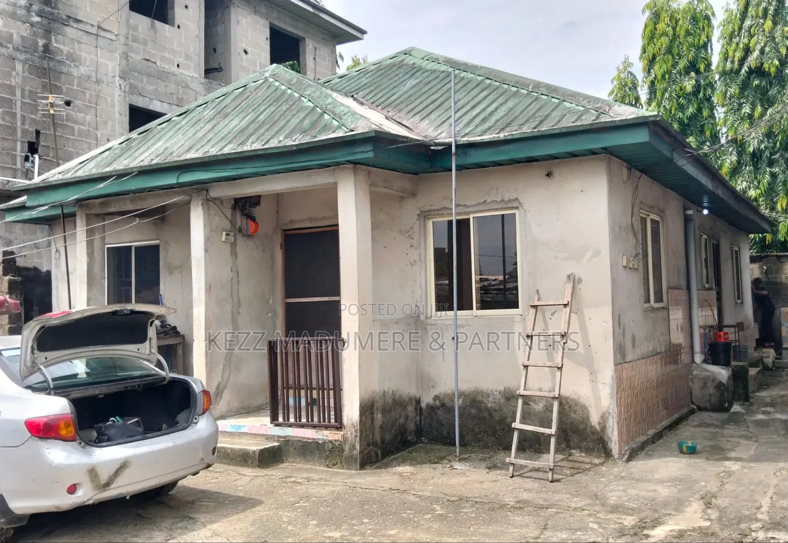 6bdrm Block of Flats in Elelenwo Port for sale