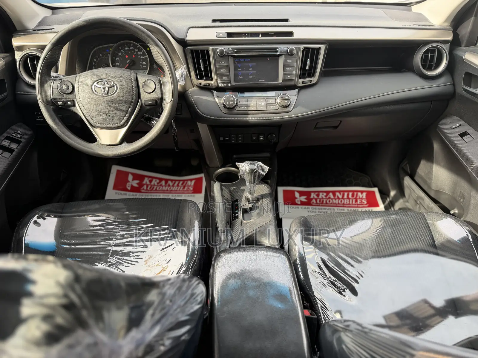 Toyota RAV4 XLE 4dr SUV AWD (2.5L 4cyl 6A) 2015 White