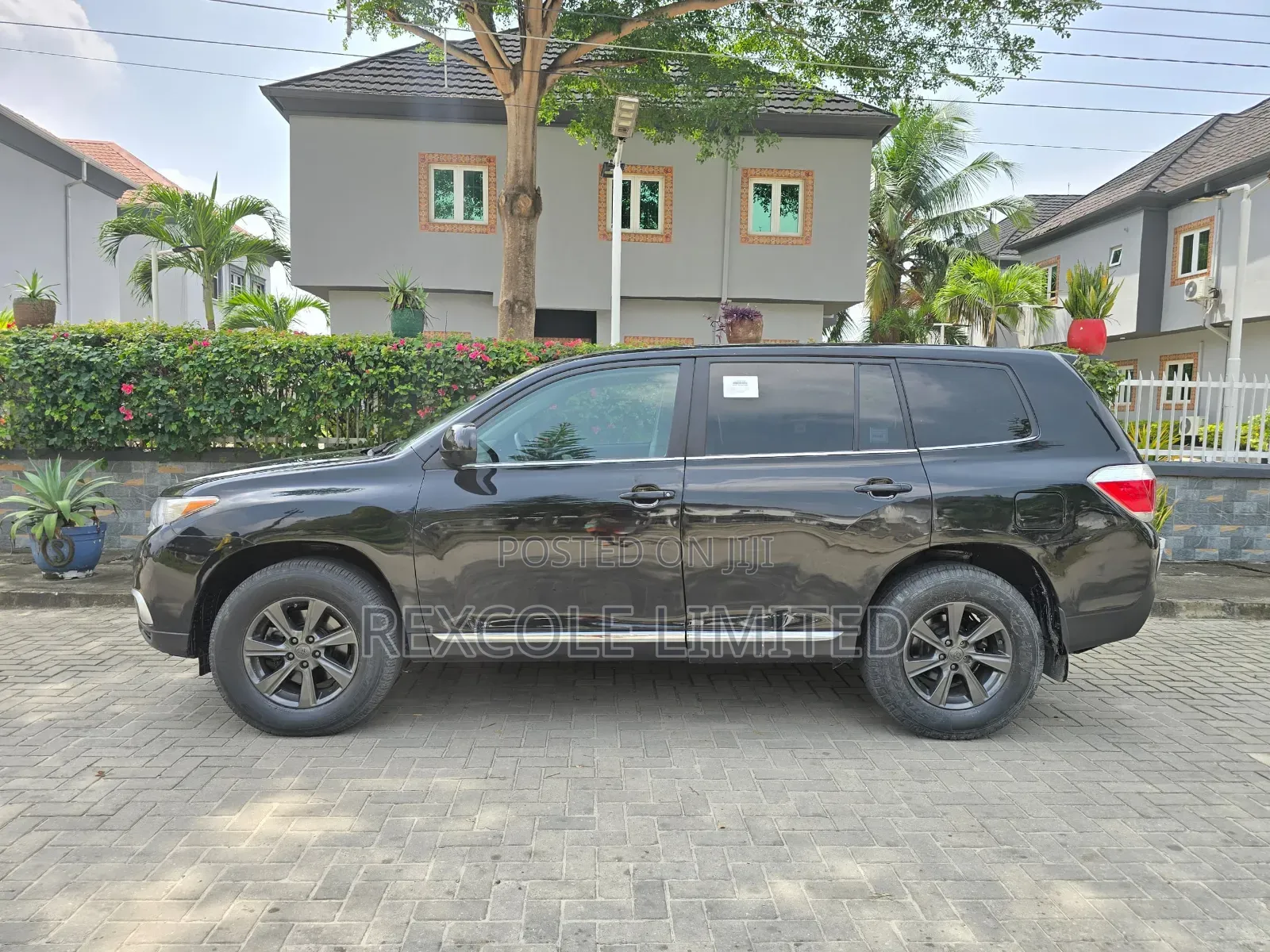 Toyota Highlander SE 2012 Black