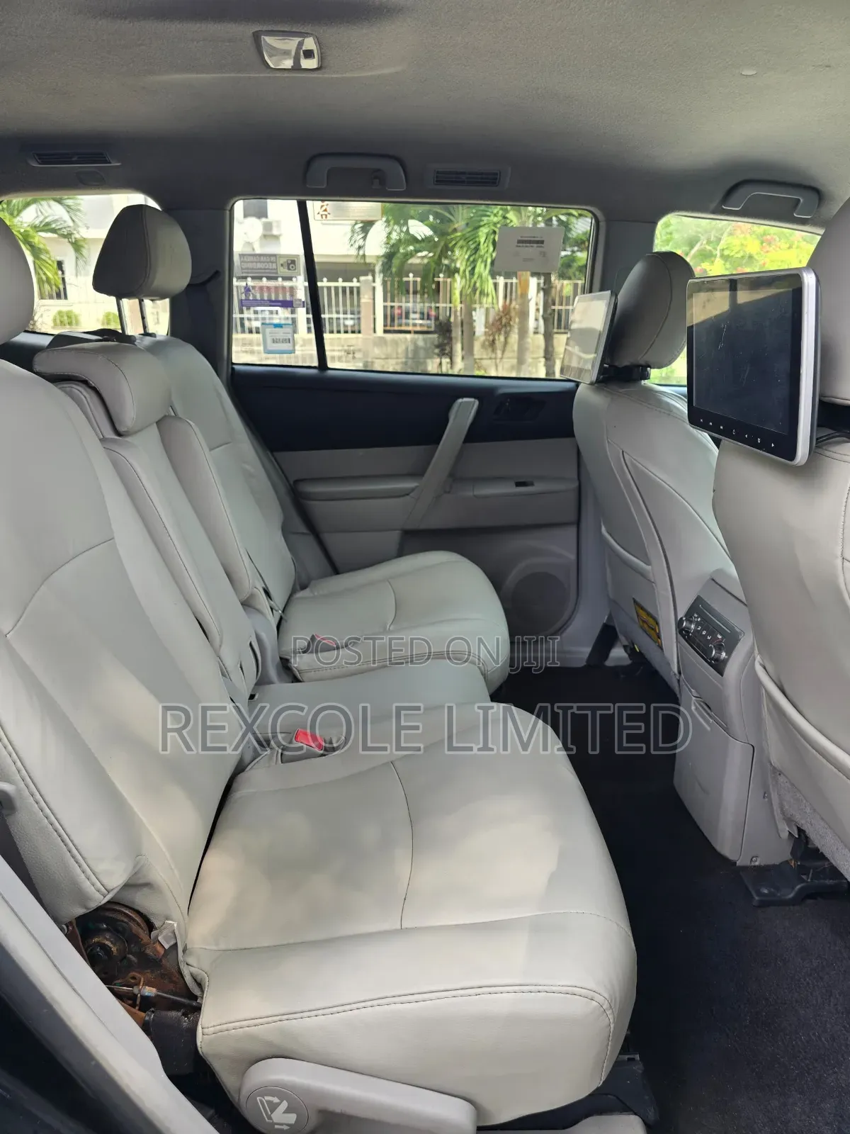 Toyota Highlander SE 2012 Black