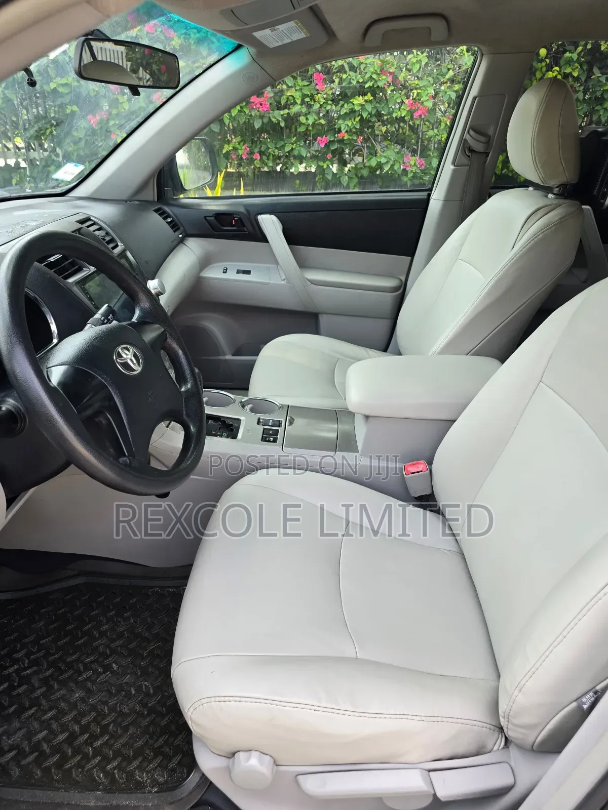 Toyota Highlander SE 2012 Black