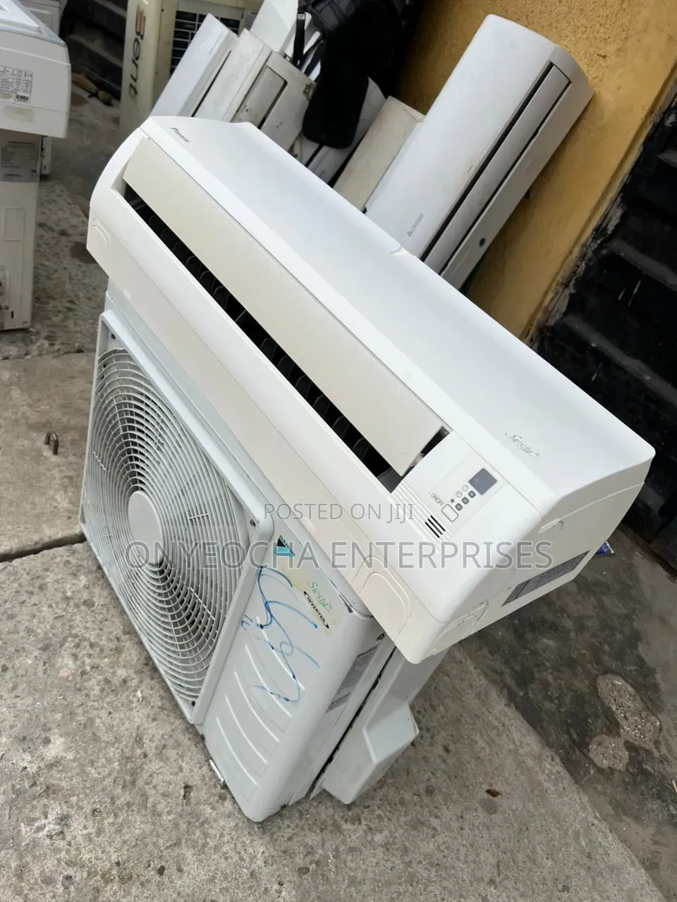 Uk Fairly Used 1.5hp Daikin Inverter Ac