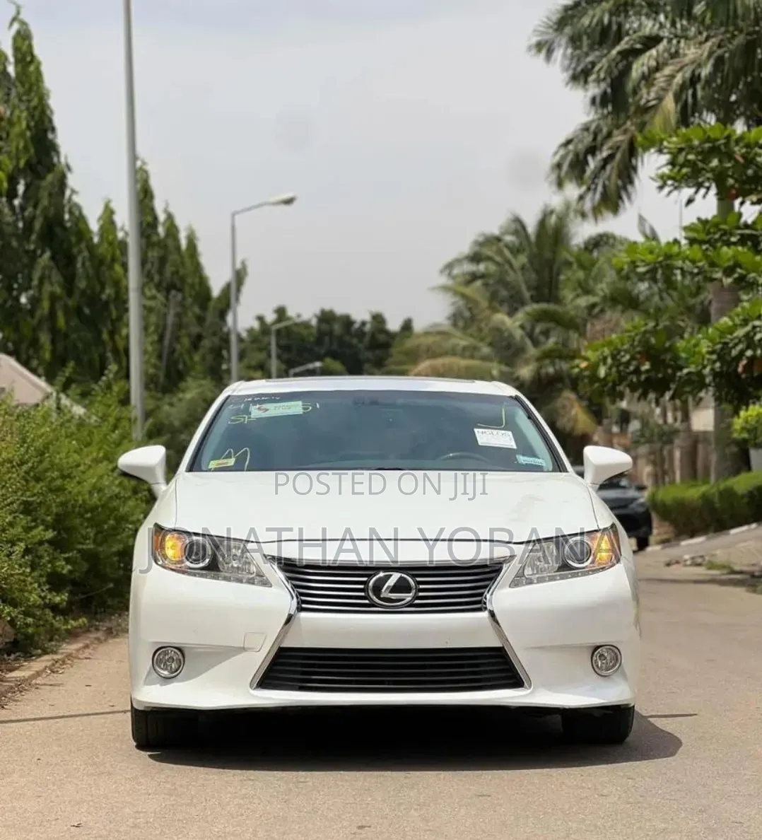 Lexus ES 2013 White