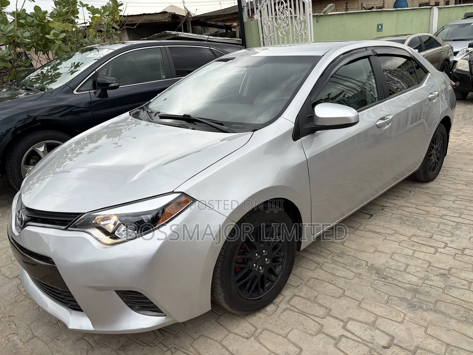 Toyota Corolla LE Eco 4dr Sedan (1.8L 4cyl CVT) 2015 Silver