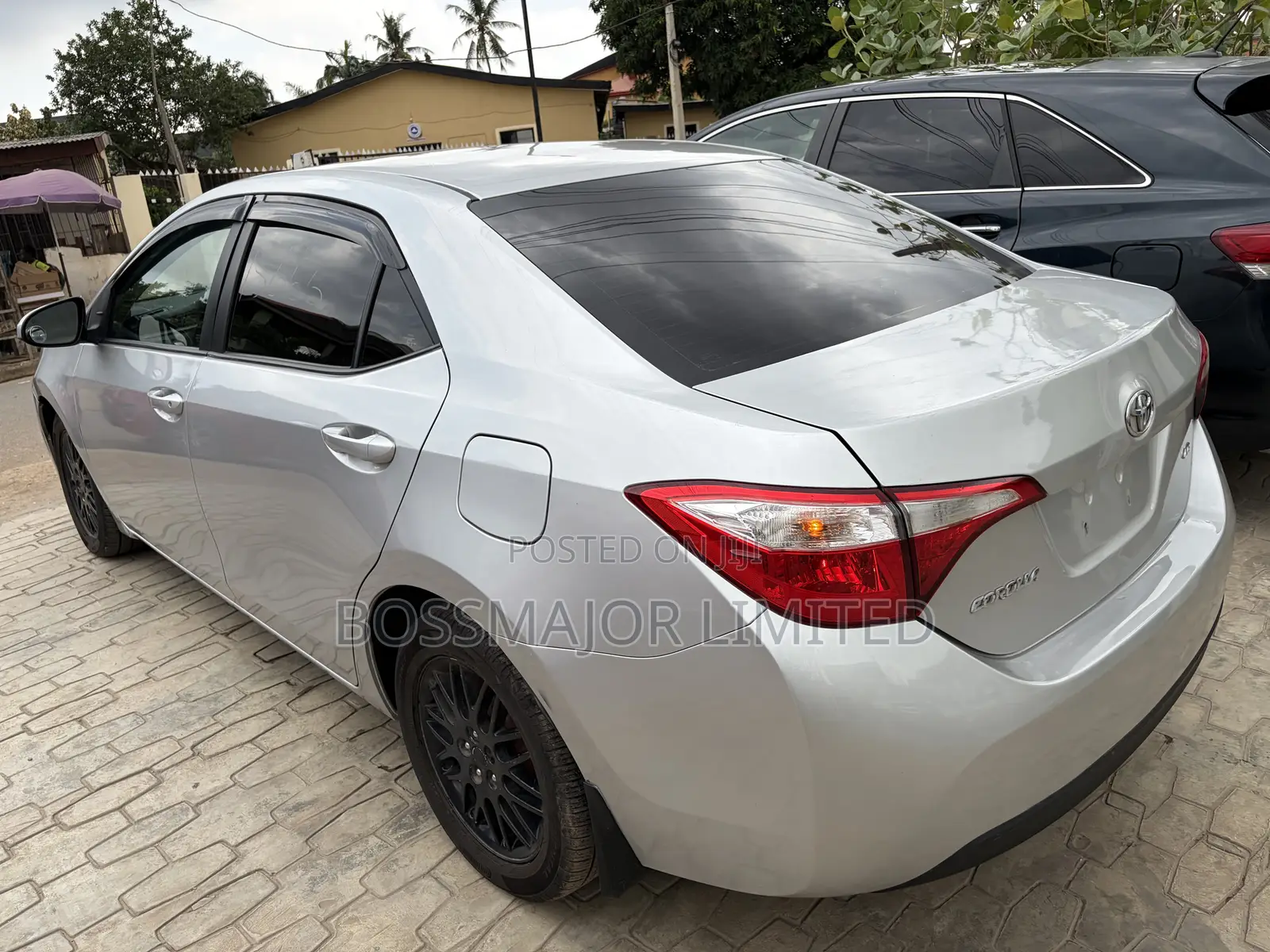 Toyota Corolla LE Eco 4dr Sedan (1.8L 4cyl CVT) 2015 Silver
