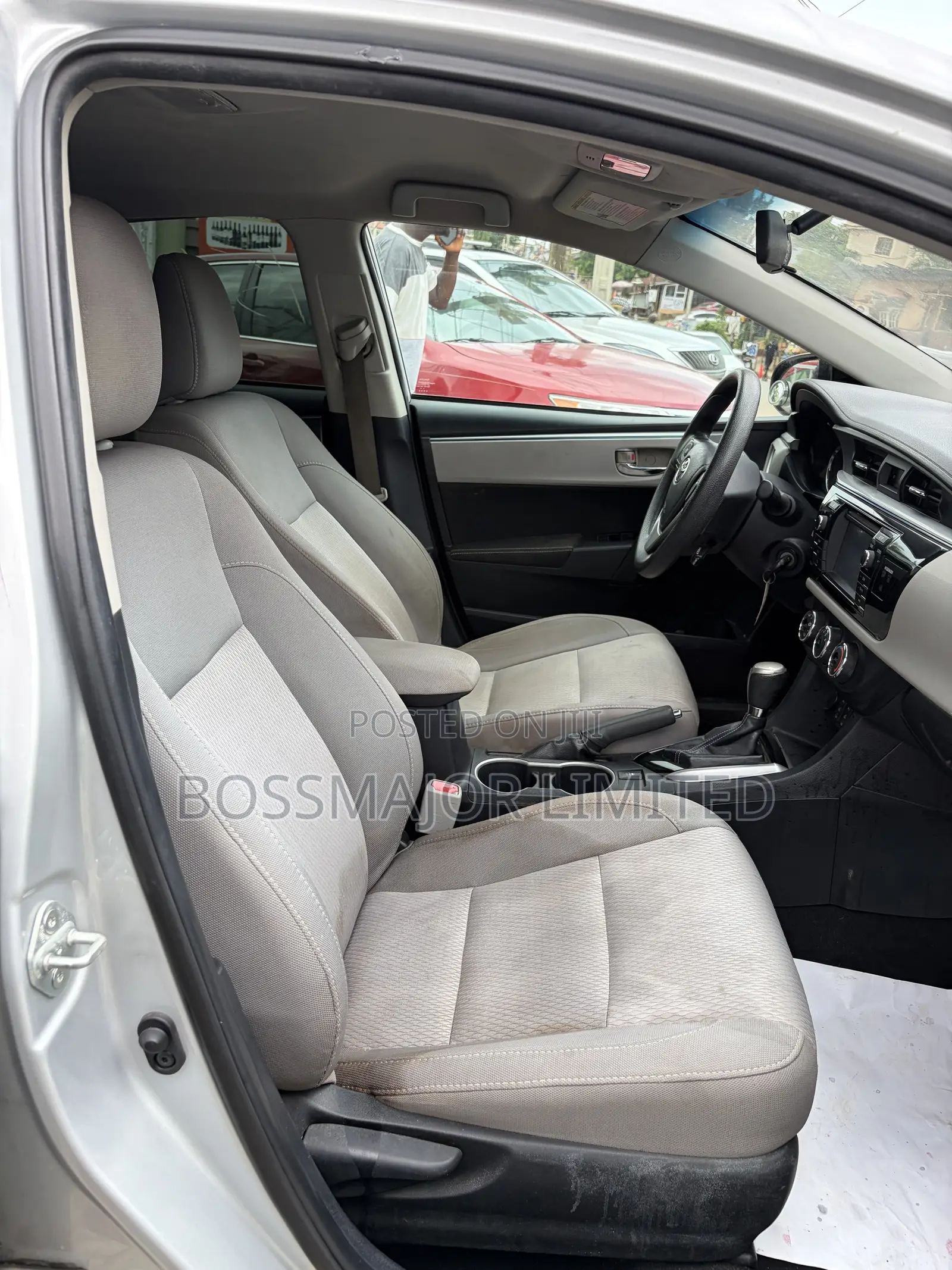 Toyota Corolla LE Eco 4dr Sedan (1.8L 4cyl CVT) 2015 Silver