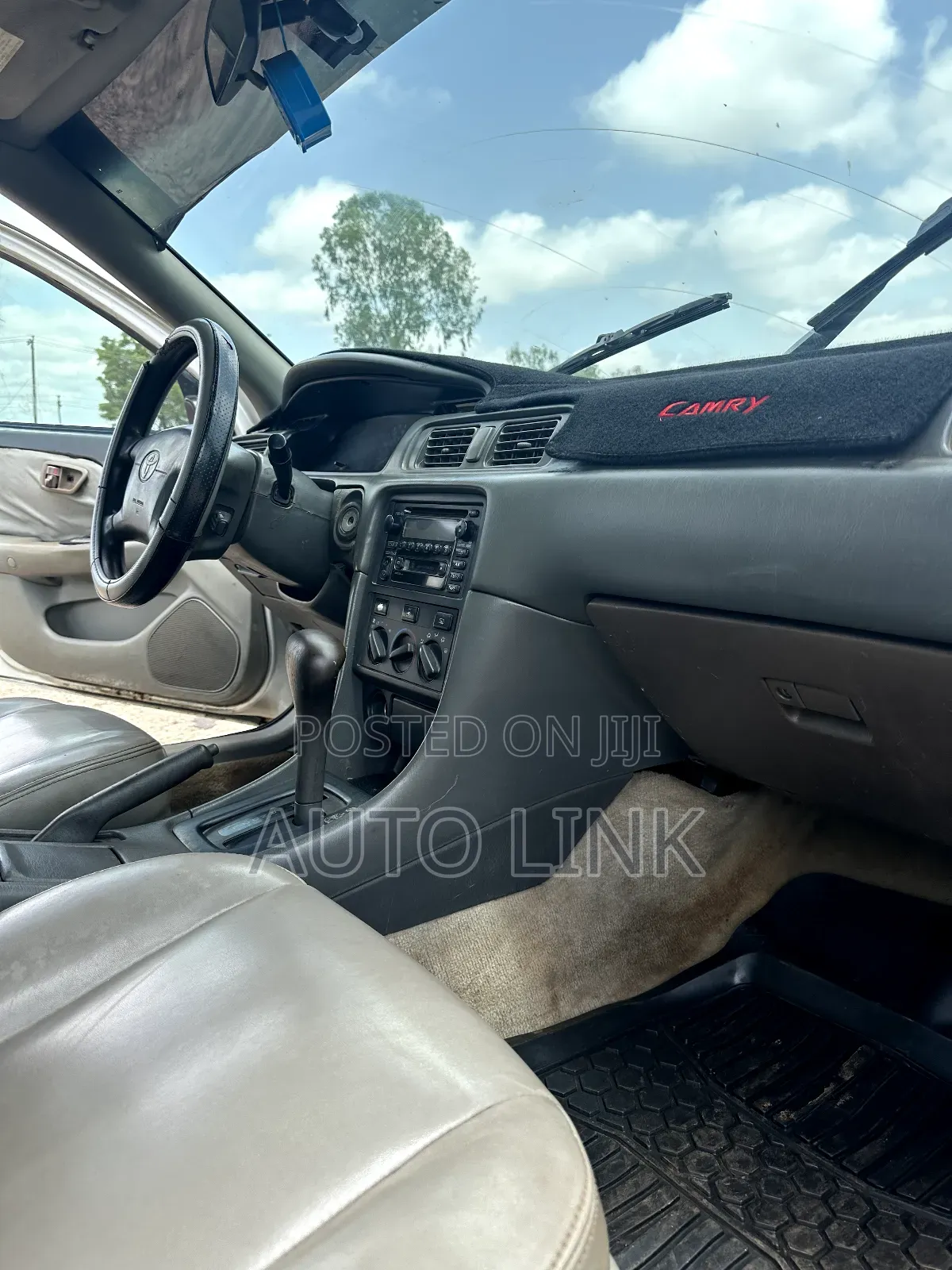 Toyota Camry XLE 4dr Sedan (2.2L 4cyl 4A) 2001 Silver