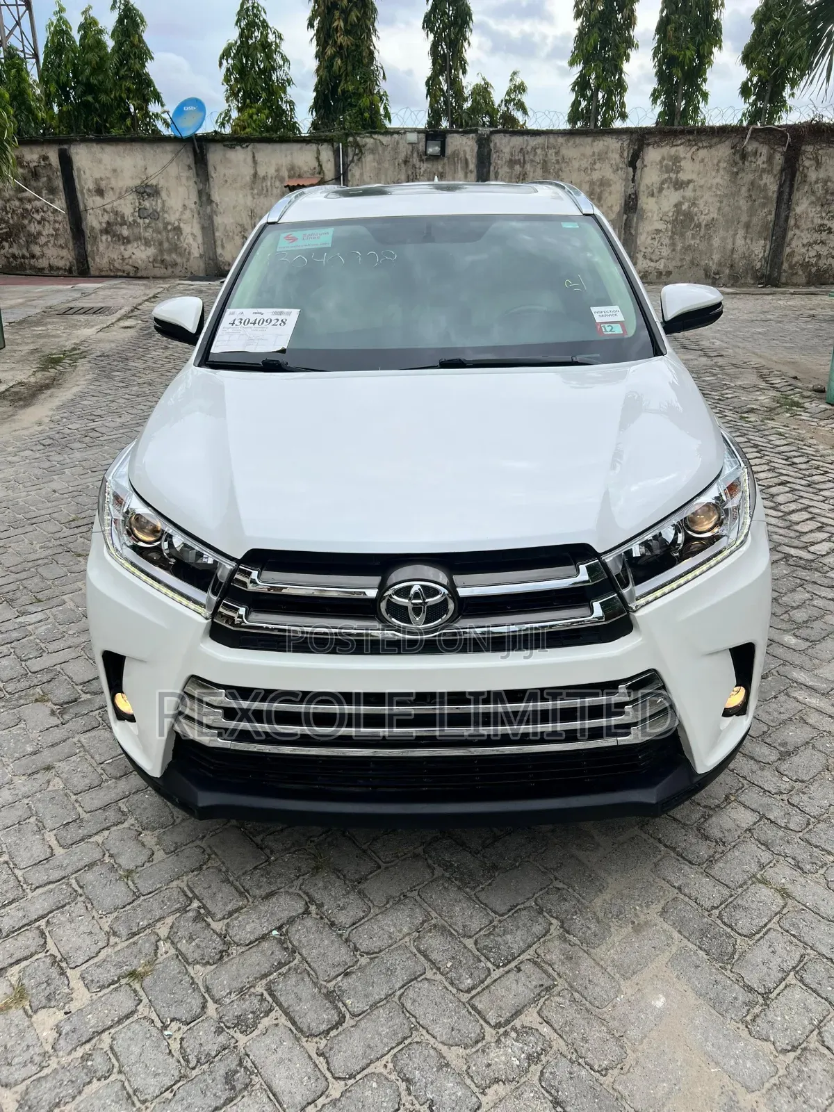Toyota Highlander XLE 4dr SUV AWD (3.5L 6cyl 6A) 2015 White