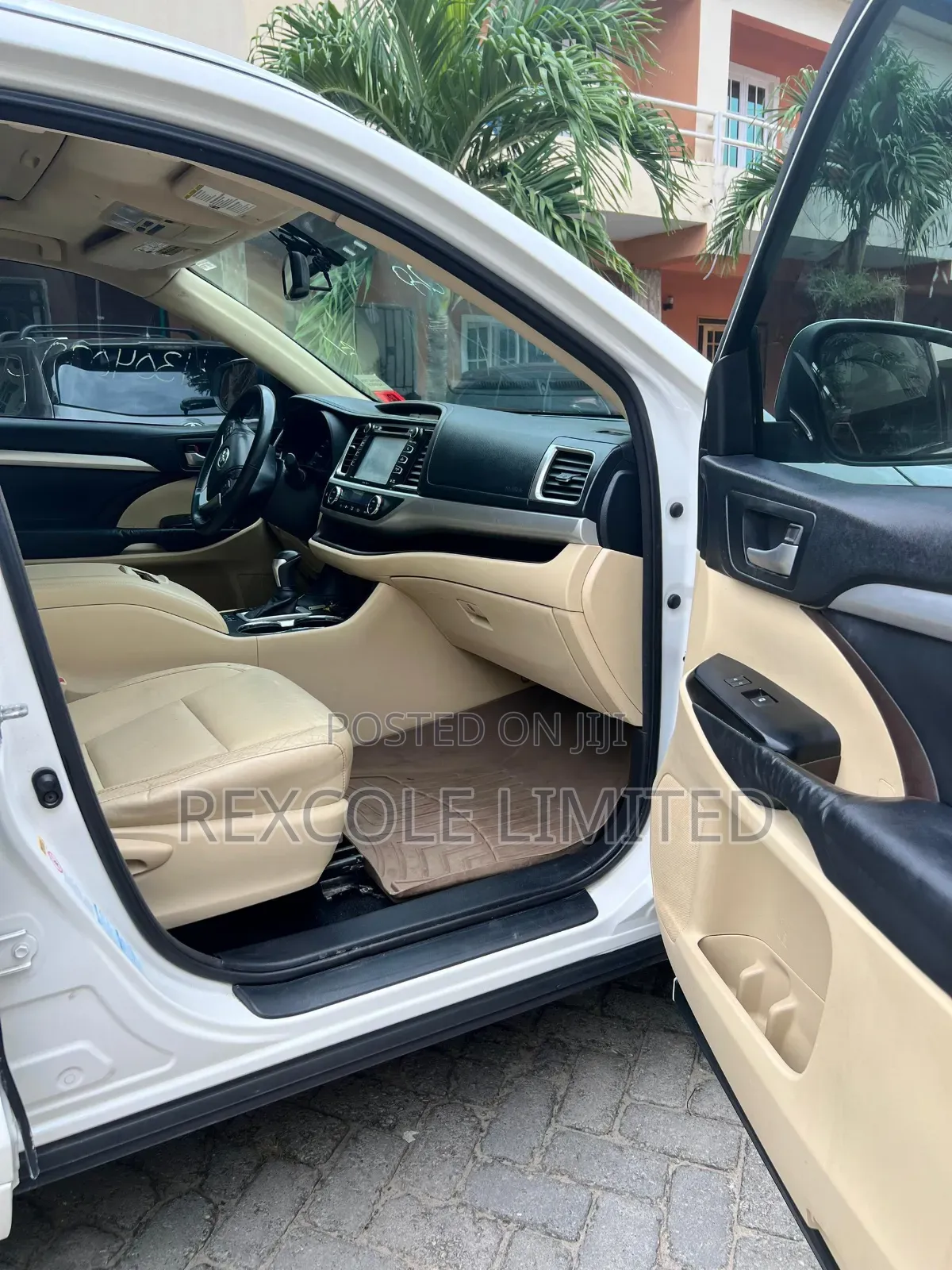 Toyota Highlander XLE 4dr SUV AWD (3.5L 6cyl 6A) 2015 White
