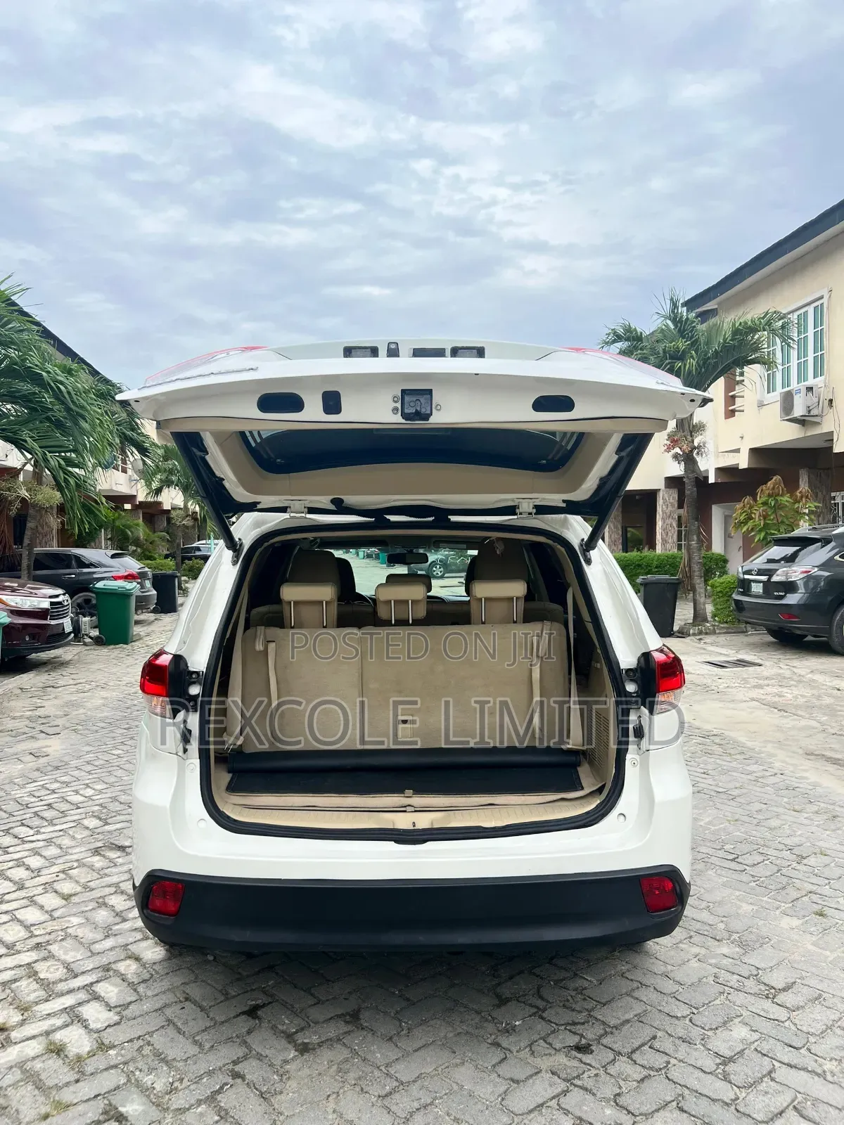 Toyota Highlander XLE 4dr SUV AWD (3.5L 6cyl 6A) 2015 White