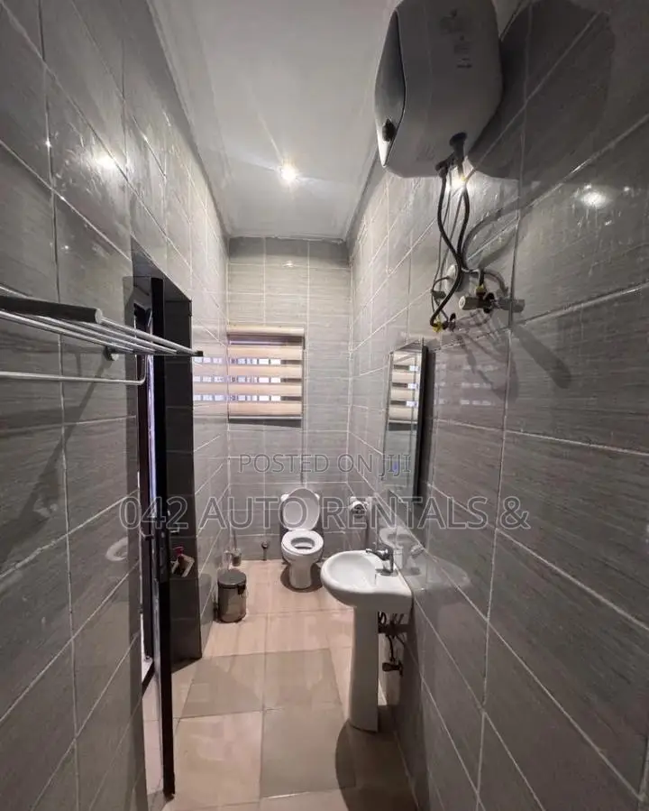 3 Bedroom Apartment in Lifecamp With a Gezabo