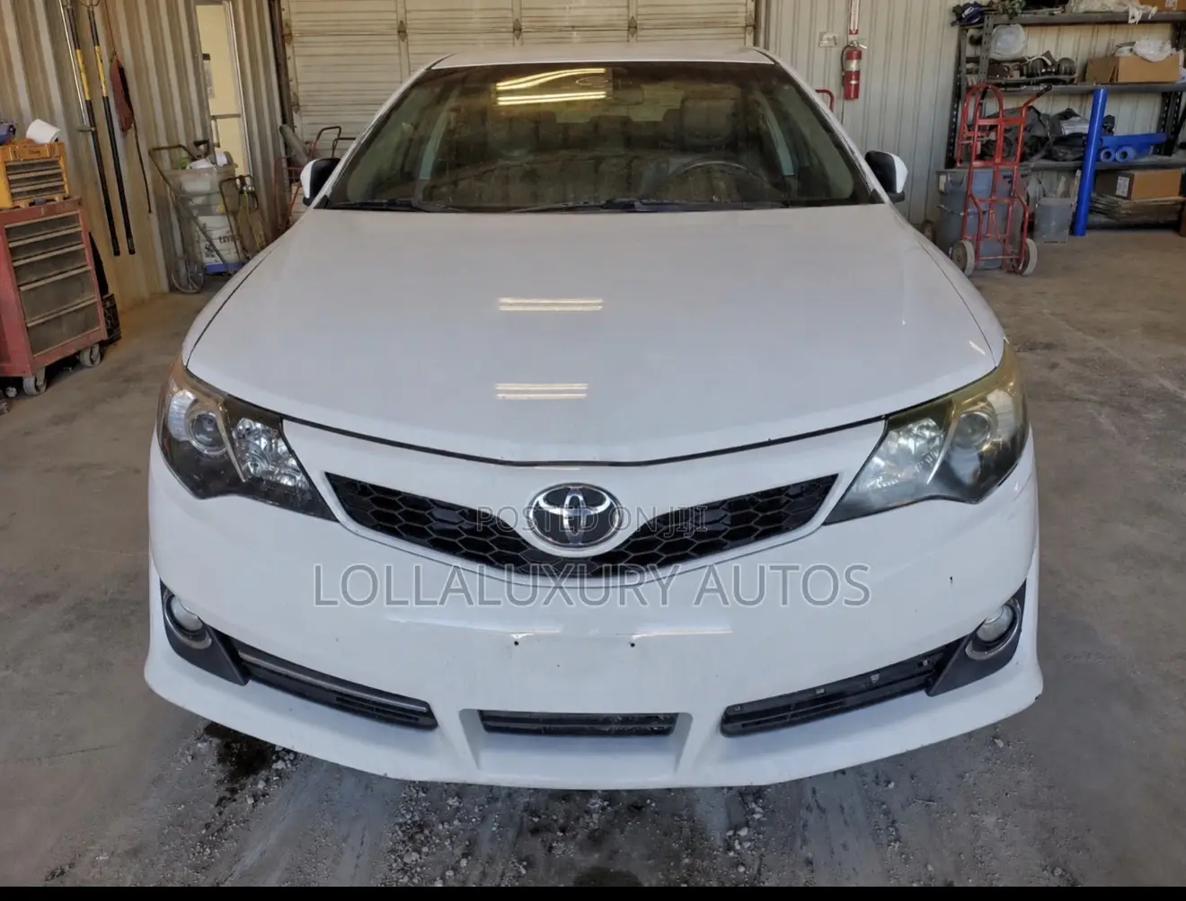Toyota Camry SE 4dr Sedan (2.5L 4cyl 6A) 2013 White