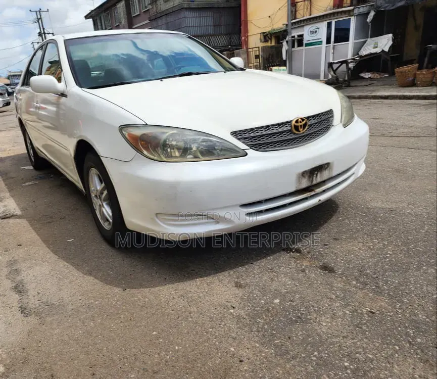 Toyota Camry LE 4dr Sedan (2.4L 4cyl 5M) 2003 White